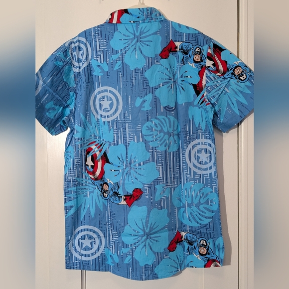 NWOT Marvel Captain America Shirt - Picture 6 of 8